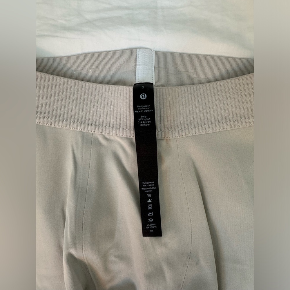 Lululemon license to train tights